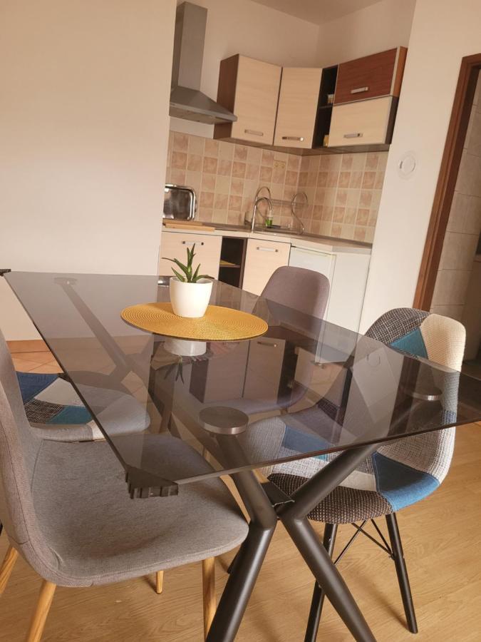 Apartmani Tonci Pag パグ エクステリア 写真
