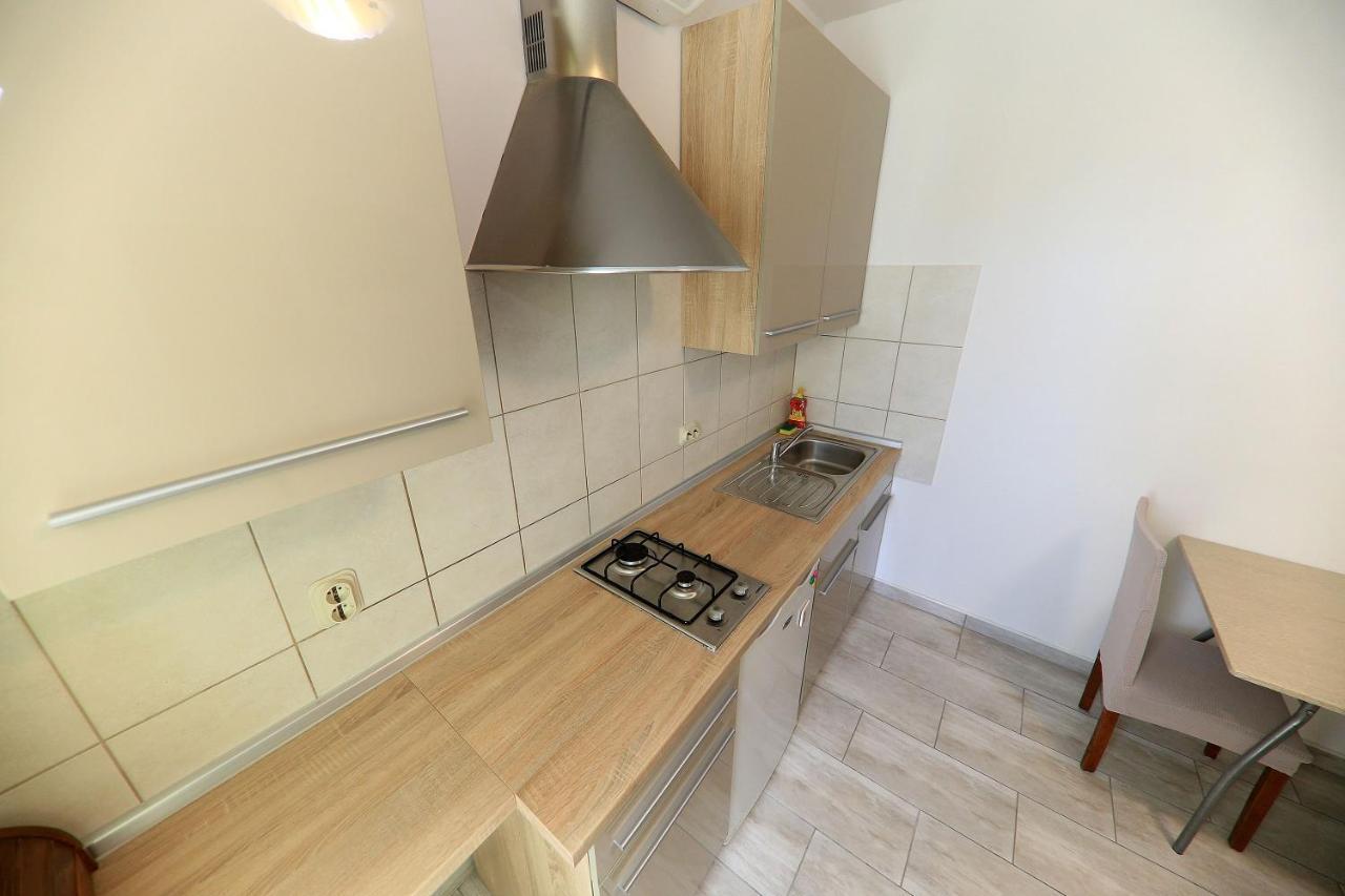 Apartmani Tonci Pag パグ エクステリア 写真