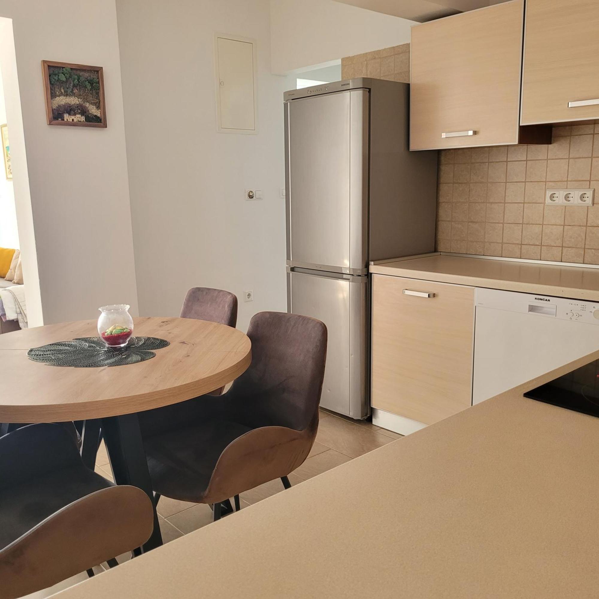 Apartmani Tonci Pag パグ エクステリア 写真